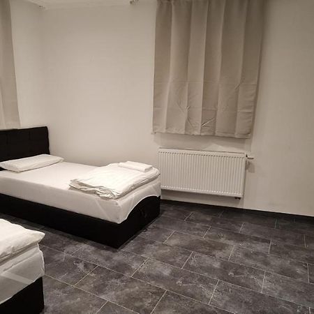 Rs Zimmervermietung Euskirchen Buitenkant foto